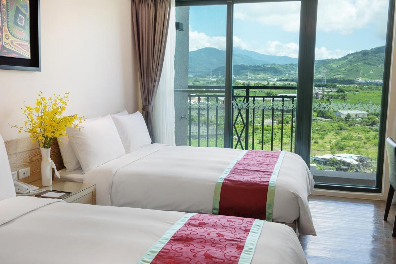 นารุวัน แกแล็กซี เพลซ Hotel Taitung ภายนอก รูปภาพ